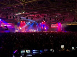Тем временем на сцене WG Fest’a отжигает группировка Ленинград