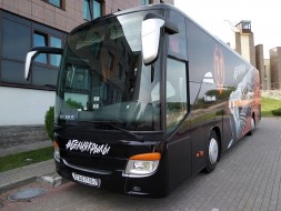 Сборная Беларуси по футболу оформила автобус в стиле World of Tanks