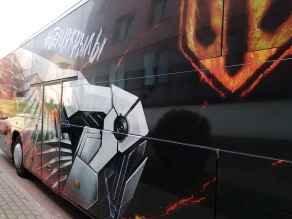 Сборная Беларуси по футболу оформила автобус в стиле World of Tanks Сборная Беларуси по футболу оформила автобус в стиле World of Tanks