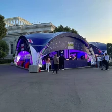 Мир танков на городском выпускном в Москве